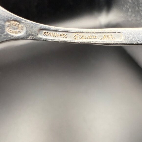 Oneida Spanish Court Stainless Steel Dinner Knife & Ice Tea Spoon Vintage - Picture 6 of 8